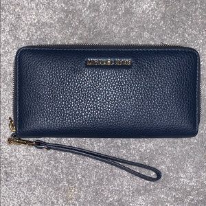Michael Kors Continental Wallet/Wristlet